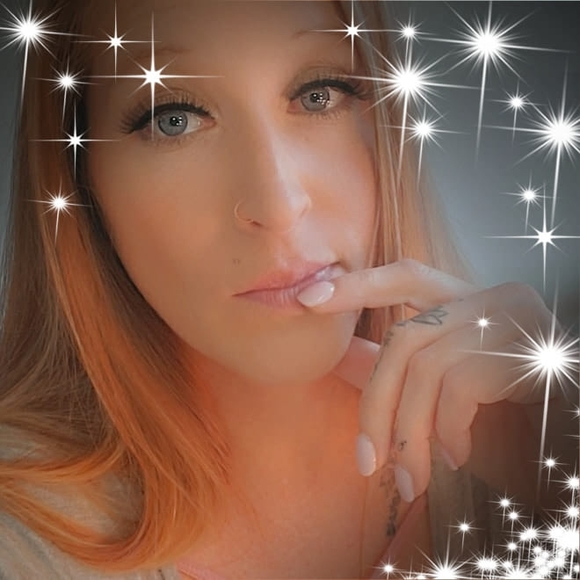 Meet your Posher, Sarah - Picture 1 of 1